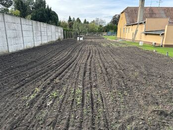 Prodej pozemku 800 m², Břeclav