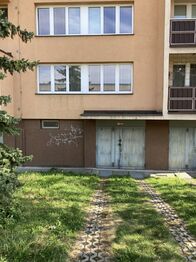 +420 604 191 744 I denisa.myslivcova@re-max.cz - Prodej garáže 221 m², Ostrava