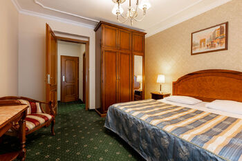 Prodej hotelu 1708 m², Karlovy Vary