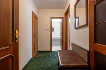 Prodej hotelu 1708 m², Karlovy Vary