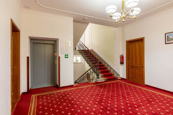 Prodej hotelu 1708 m², Karlovy Vary