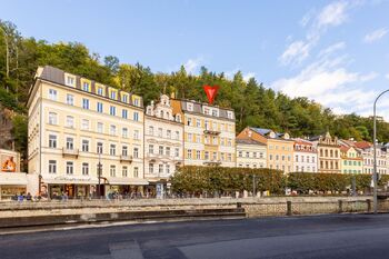 Prodej hotelu 1708 m², Karlovy Vary