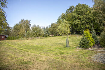 Prodej pozemku 2651 m², Krhová