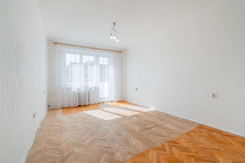 Obývací pokoj - Prodej bytu 2+1 v osobním vlastnictví 54 m², Plzeň