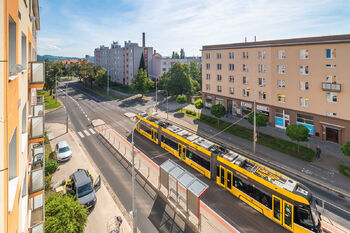 Pohled z balkonu - Prodej bytu 2+1 v osobním vlastnictví 54 m², Plzeň