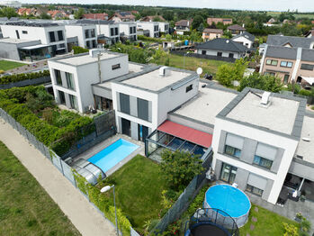 Prodej domu 156 m², Chýně