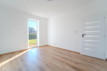 Pokoj (aktuální stav) - Prodej domu 97 m², Žáky