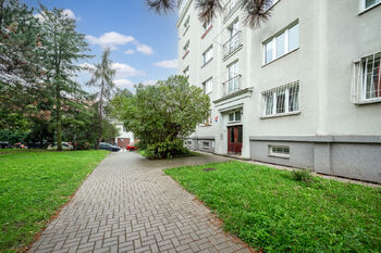 Prodej bytu 2+kk v osobním vlastnictví 50 m², Praha 10 - Strašnice