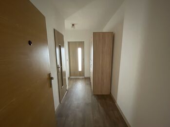 předsíň - Pronájem bytu 2+kk v družstevním vlastnictví 43 m², Kolín