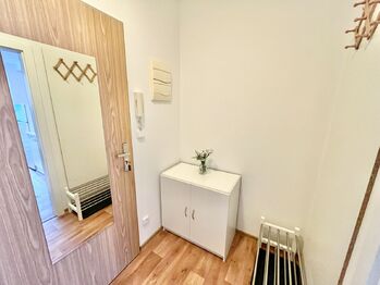 Pronájem bytu 1+kk v osobním vlastnictví 25 m², Klecany