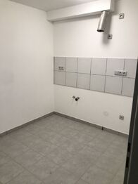 Pronájem obchodních prostor 1456 m², Pelhřimov