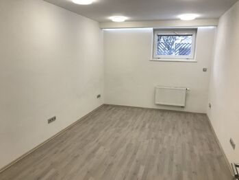 Pronájem obchodních prostor 1456 m², Pelhřimov