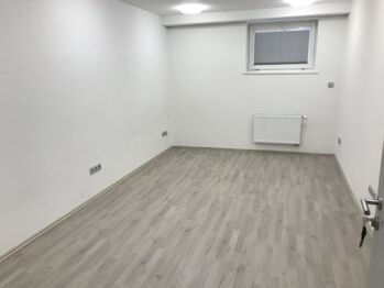 Pronájem obchodních prostor 1456 m², Pelhřimov