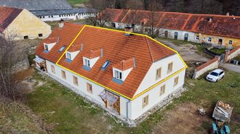 Pohled na dům s vyznačením bytu k pronájmu - Pronájem bytu 2+kk v osobním vlastnictví 145 m², Radomyšl