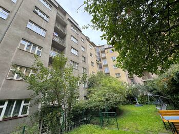 Prodej bytu 2+kk v osobním vlastnictví 44 m², Praha 6 - Bubeneč