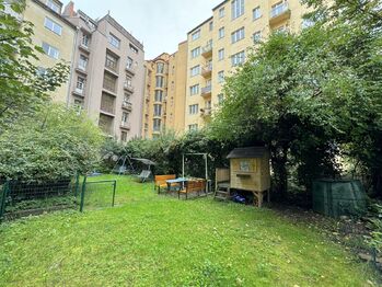 Prodej bytu 2+kk v osobním vlastnictví 44 m², Praha 6 - Bubeneč