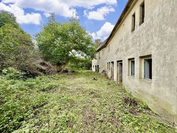 Prodej pozemku 889 m², Holedeč