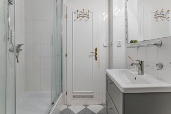 Prodej bytu 1+kk v osobním vlastnictví 40 m², Praha 5 - Smíchov