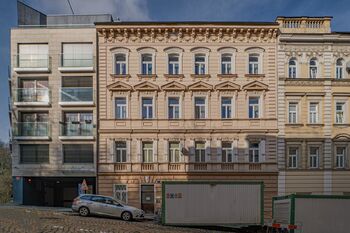 Prodej bytu 2+1 v osobním vlastnictví 93 m², Praha 5 - Smíchov