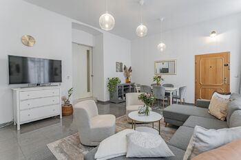 Prodej bytu 2+1 v osobním vlastnictví 81 m², Praha 5 - Smíchov