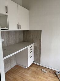 Pronájem obchodních prostor 179 m², Praha 9 - Střížkov