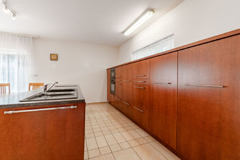 Prodej domu 170 m², Ohrobec