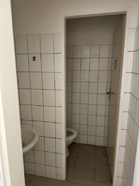 Pronájem obchodních prostor 285 m², Praha 9 - Střížkov