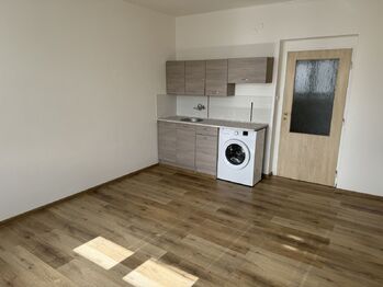 Pronájem bytu 1+kk v osobním vlastnictví 25 m², Kladno