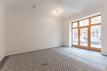 Obchodní prostor - Pronájem obchodních prostor 27 m², Praha 8 - Karlín