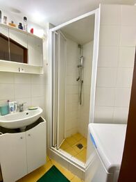 Prodej bytu 1+kk v osobním vlastnictví 35 m², Praha 10 - Vršovice