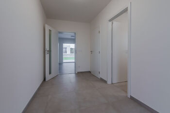 Pronájem domu 107 m², Šestajovice