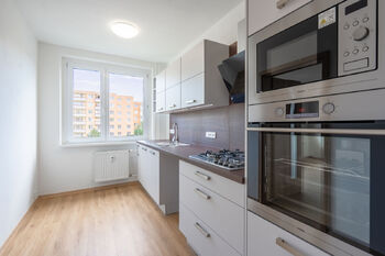 Pronájem bytu 3+1 v osobním vlastnictví 77 m², Brno