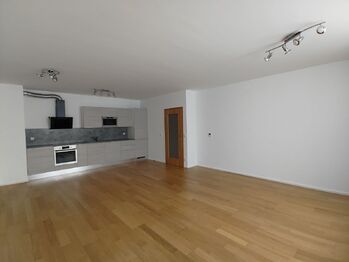 Pronájem bytu 3+1 v osobním vlastnictví 77 m², Brno