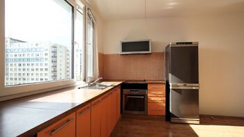 Prodej bytu 1+1 v osobním vlastnictví 28 m², Praha 8 - Troja