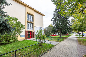 Prodej bytu 1+1 v osobním vlastnictví 29 m², Praha 9 - Letňany