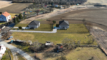 Pozemek s domem - Prodej pozemku 1186 m², Kluky 