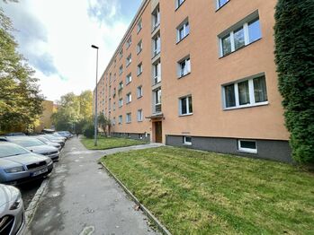 Pronájem bytu 1+kk v osobním vlastnictví 34 m², Praha 6 - Řepy