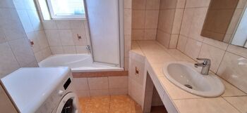 Koupelna - Pronájem bytu 3+1 v osobním vlastnictví 78 m², Ježkovice