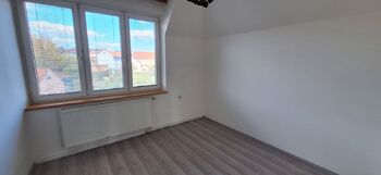 Pokoj - Pronájem bytu 3+1 v osobním vlastnictví 78 m², Ježkovice