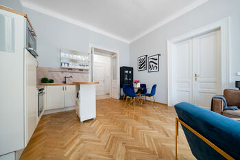 Prodej bytu 3+kk v osobním vlastnictví 74 m², Praha 8 - Karlín