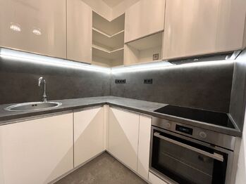 Pronájem bytu 3+kk v osobním vlastnictví 71 m², Praha 4 - Nusle