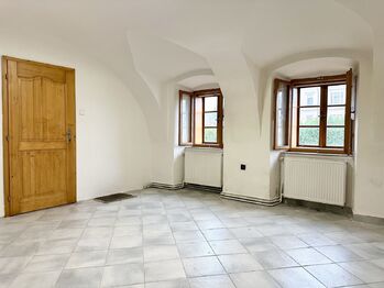 Pronájem obchodních prostor 150 m², Jindřichův Hradec