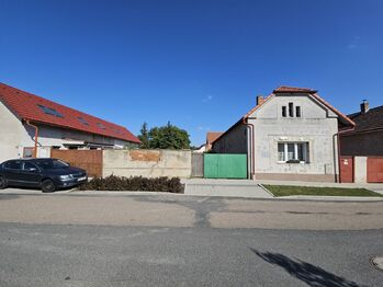 Prodej pozemku 547 m², Bříství