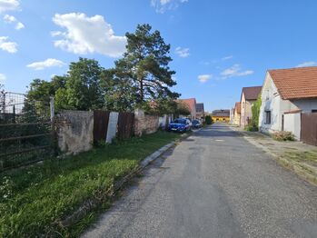 Prodej pozemku 547 m², Bříství