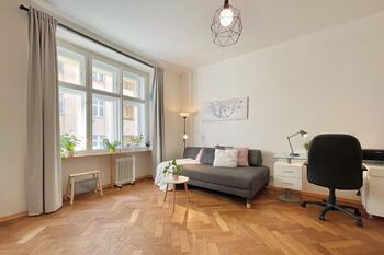 pokoj - Prodej bytu 2+1 v osobním vlastnictví 74 m², Praha 7 - Holešovice