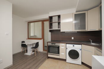 Prodej nájemního domu 357 m², Praha 9 - Kyje