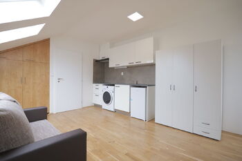 Prodej nájemního domu 357 m², Praha 9 - Kyje