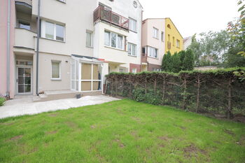 Prodej nájemního domu 357 m², Praha 9 - Kyje