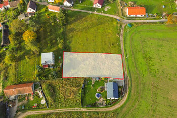 Prodej pozemku 1566 m², Chomle