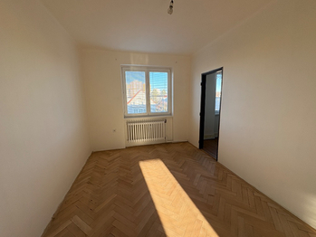 Prodej bytu 3+1 v družstevním vlastnictví 62 m², Hradec Králové